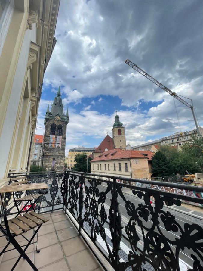 Grand Viceroy Apartments - Gothic Tower View Прага Екстер'єр фото